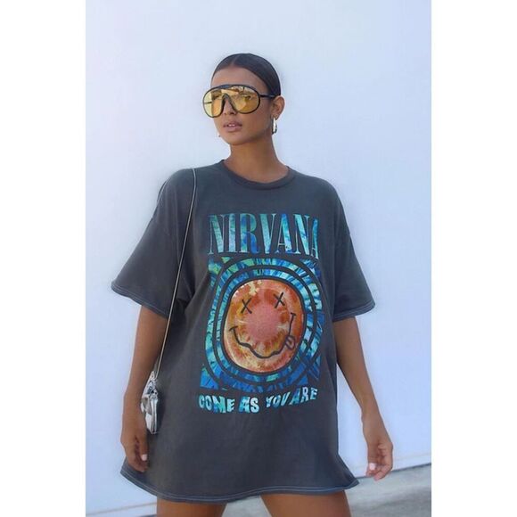 NWT Nirvana Smiley Face ‘Come As You Are’ Black / Gray Washed Tee Size S/M - Picture 1 of 6